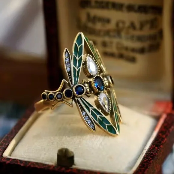 Anthropologie Vintage Gold and Green Gemstone Ring - Picture 2 of 3